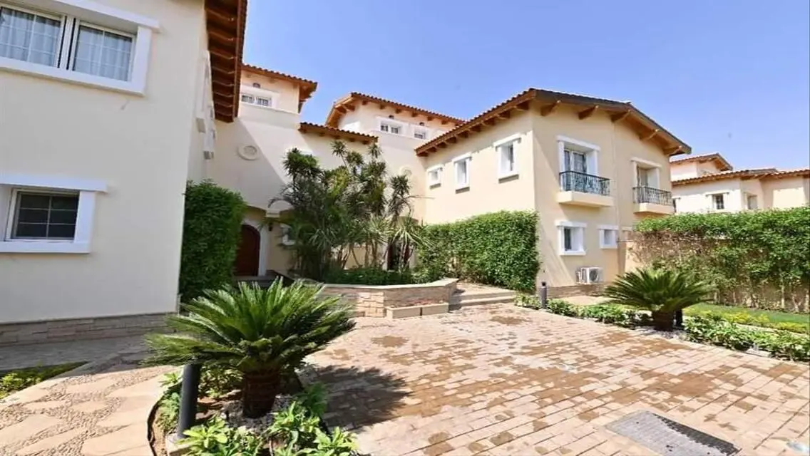 Luxurious Apartment with Private Garden and Shared Pool