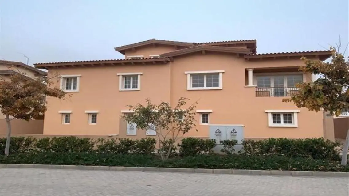 Luxurious Apartment with Private Garden and Shared Pool