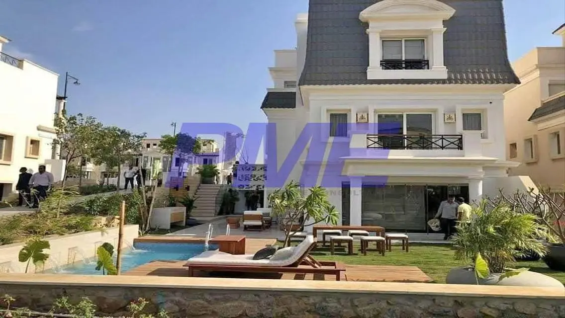 Luxurious Property with Private Garden and Balcony for Sale
