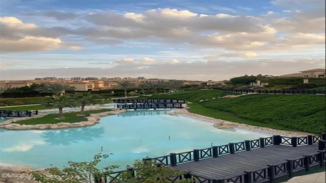 فيلا فاخرة للبيع في ستون بارك