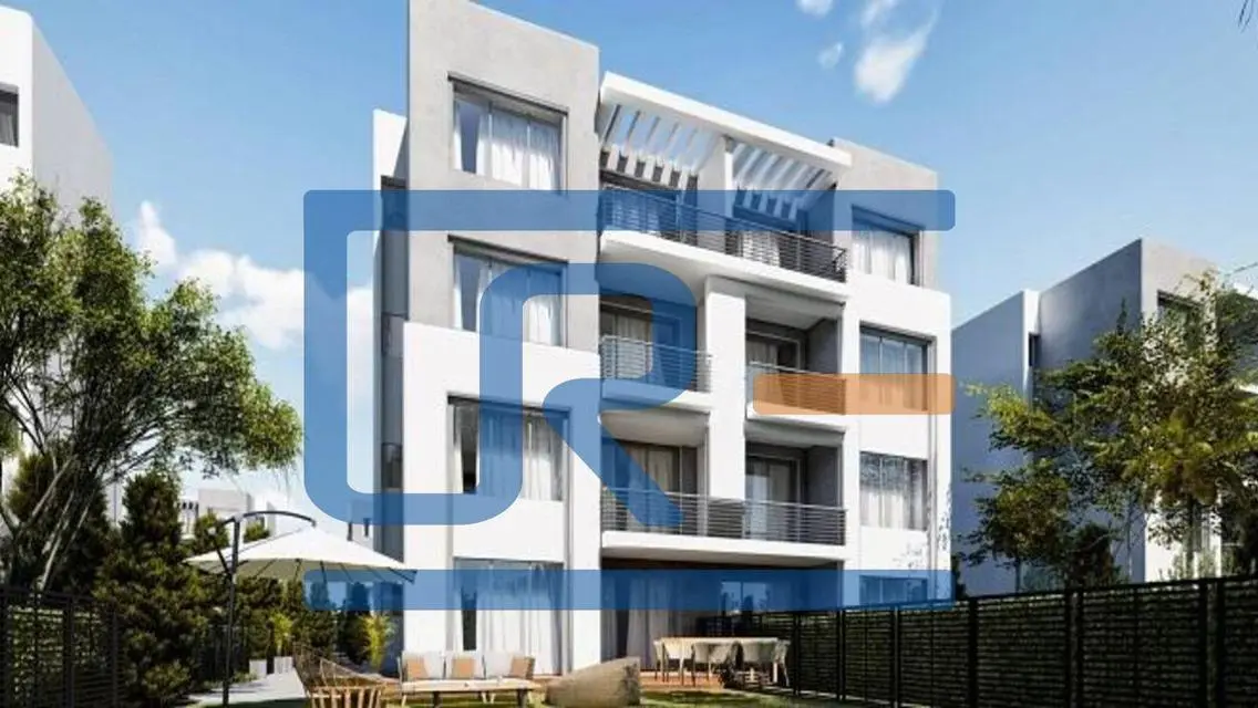 Luxury Apartment with Balcony and Shared Pool in the Heart of the City