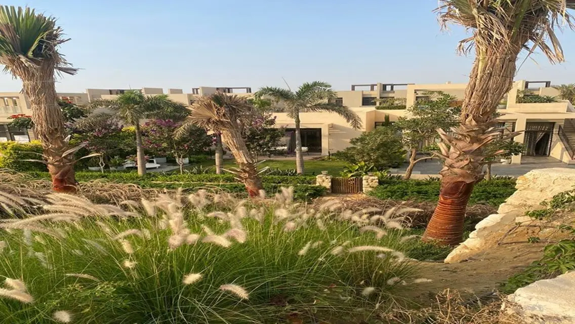 Luxury Apartment with Spacious Layout Overlooking Lakes
