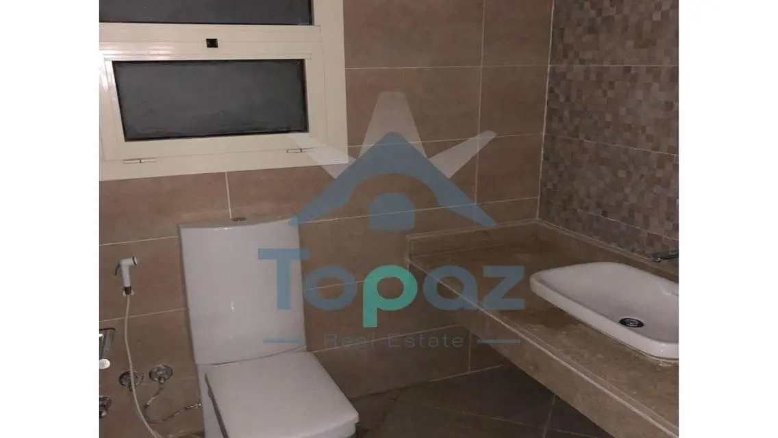 شقة مطلة على البحيرة
