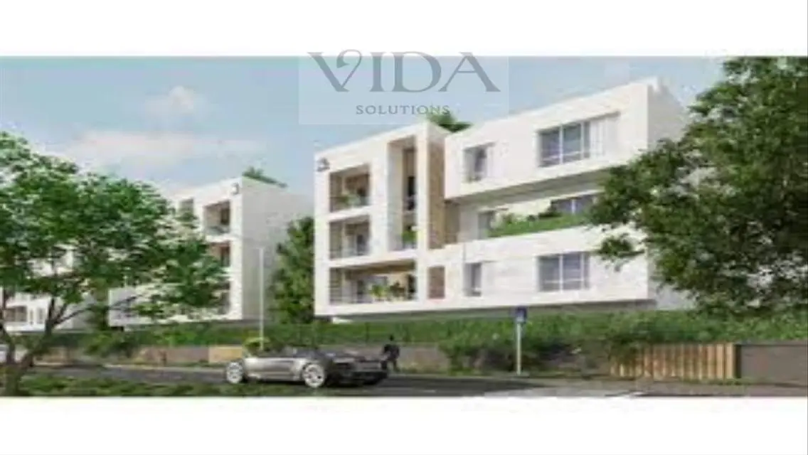 Luxurious Home with Private Balcony and Garden