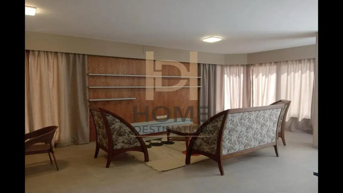 شقة فاخرة للبيع في سكاي بلازا مول