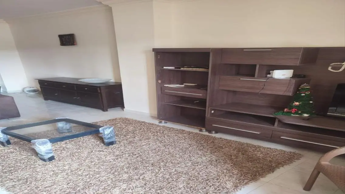شقة فاخرة للإيجار بمساحة 200 متر