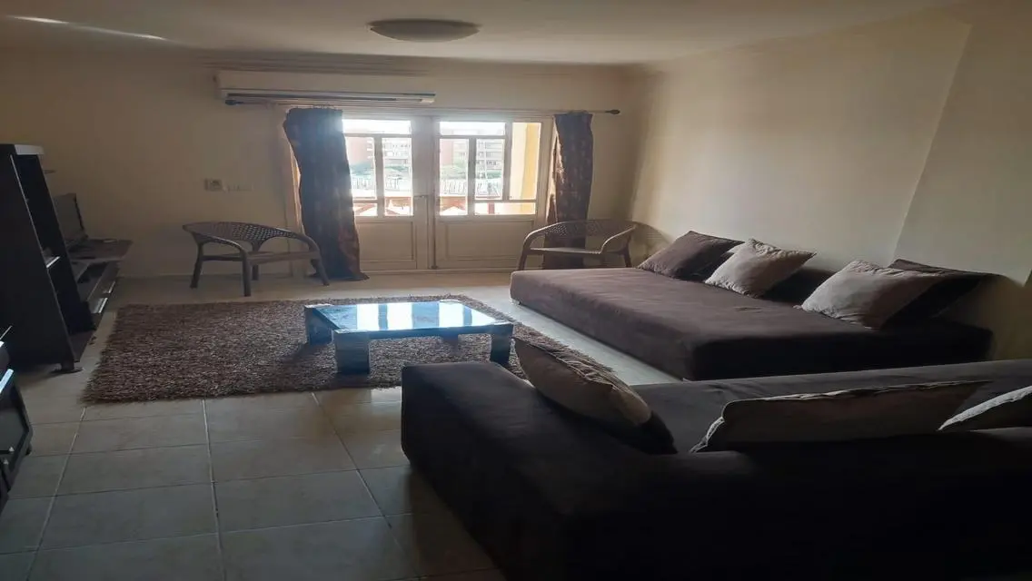 شقة فاخرة للإيجار بمساحة 200 متر