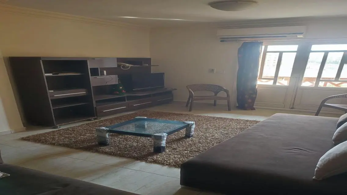 شقة فاخرة للإيجار بمساحة 200 متر