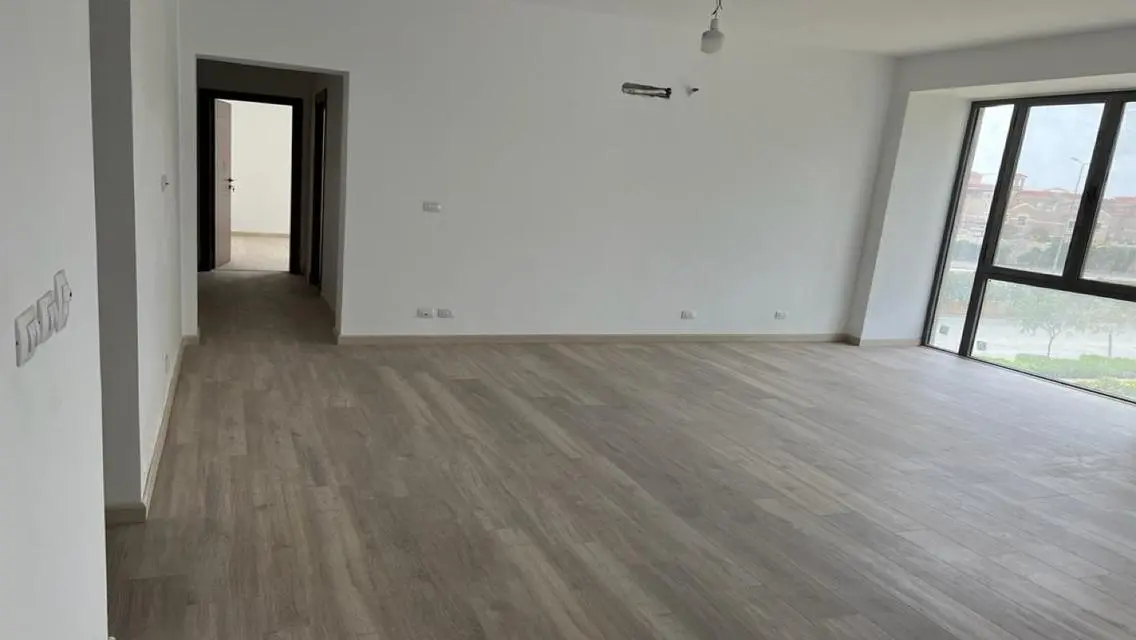 Luxury Apartment with Premium Amenities in Goldmark