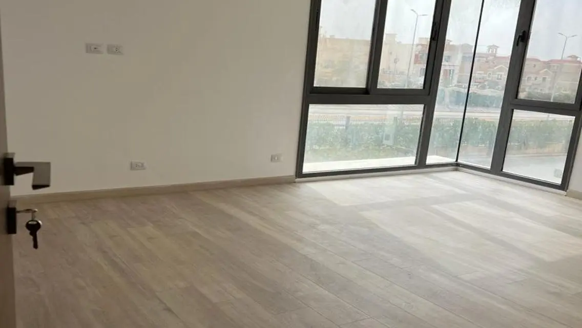 Luxury Apartment with Premium Amenities in Goldmark