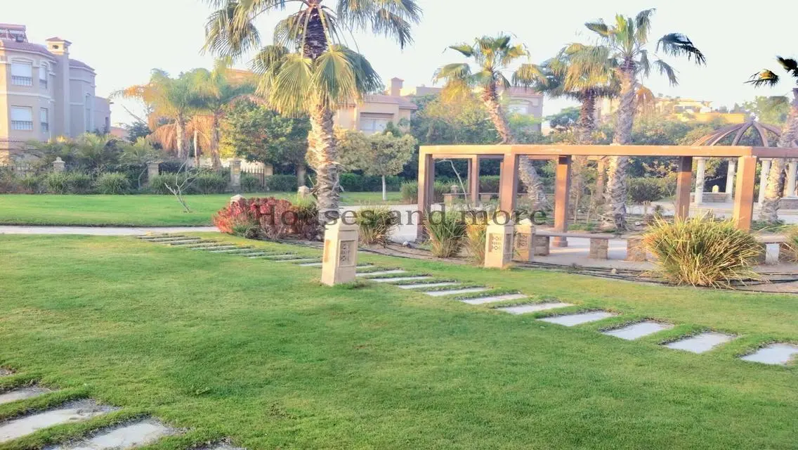فيلا فاخرة للبيع في كمبوند دارا جاردنز