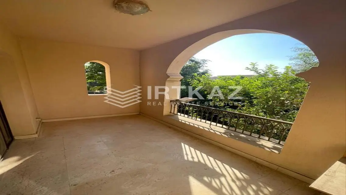 Stunning 300 sqm Apartment in a Prime Location