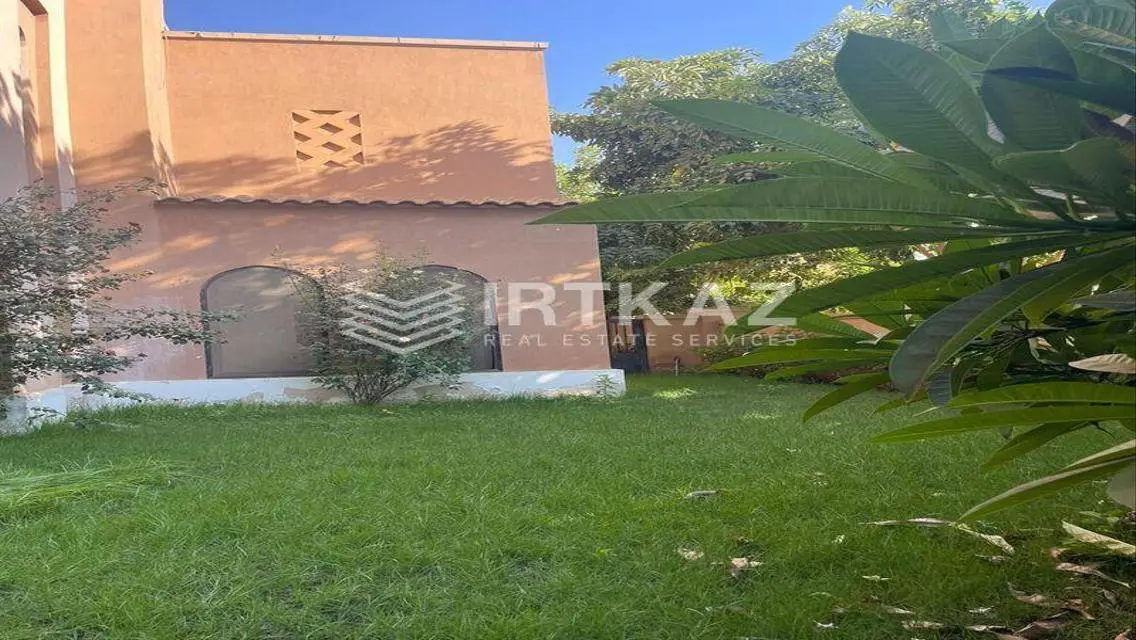 Stunning 300 sqm Apartment in a Prime Location