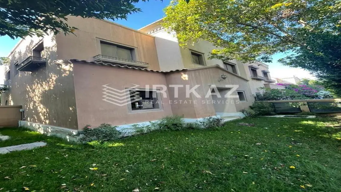 Stunning 300 sqm Apartment in a Prime Location