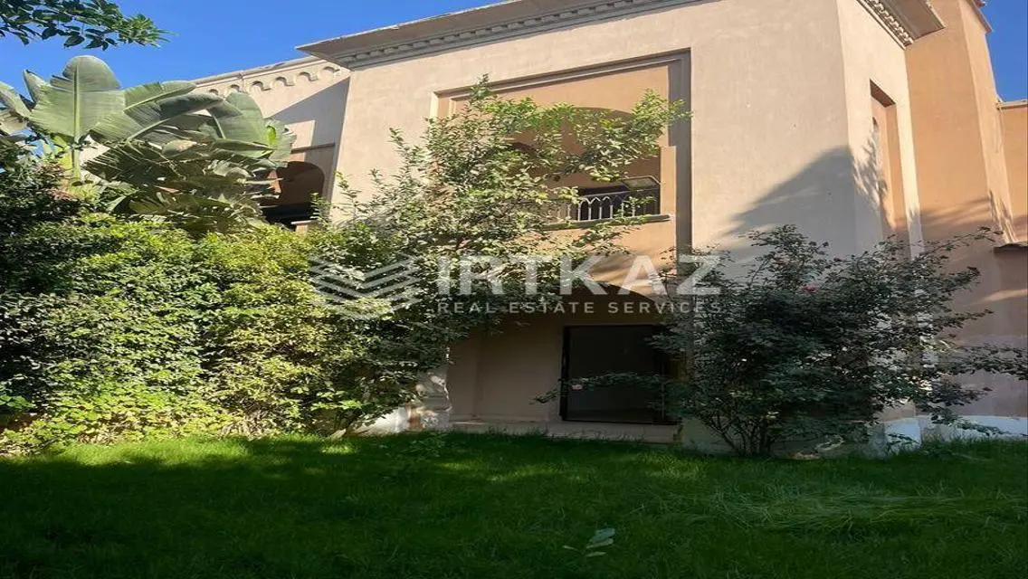Stunning 300 sqm Apartment in a Prime Location