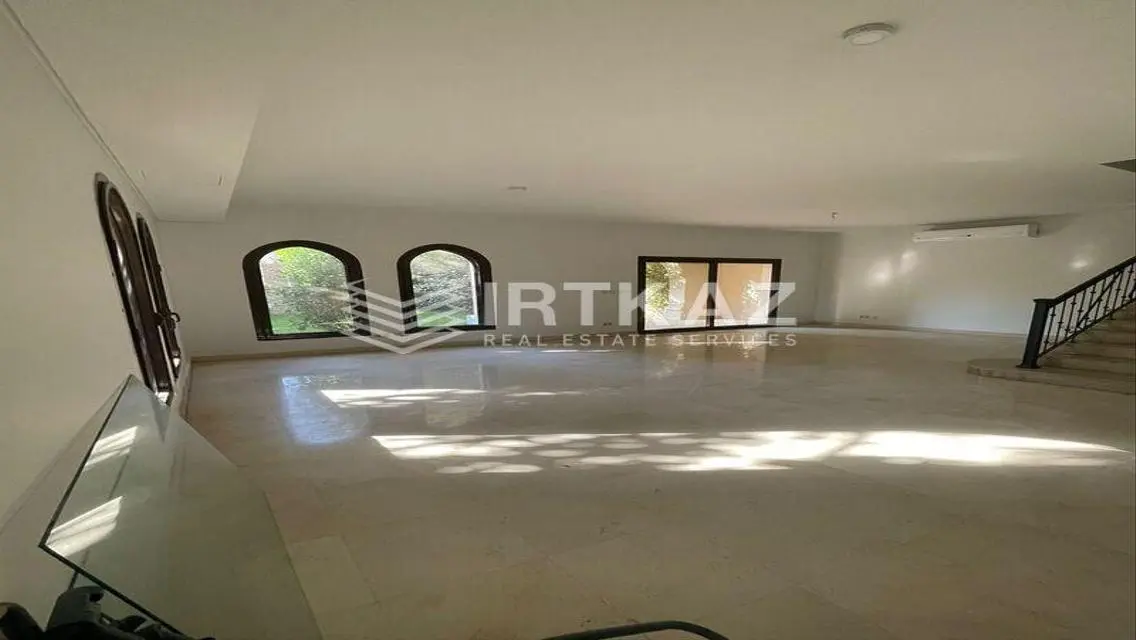 Stunning 300 sqm Apartment in a Prime Location