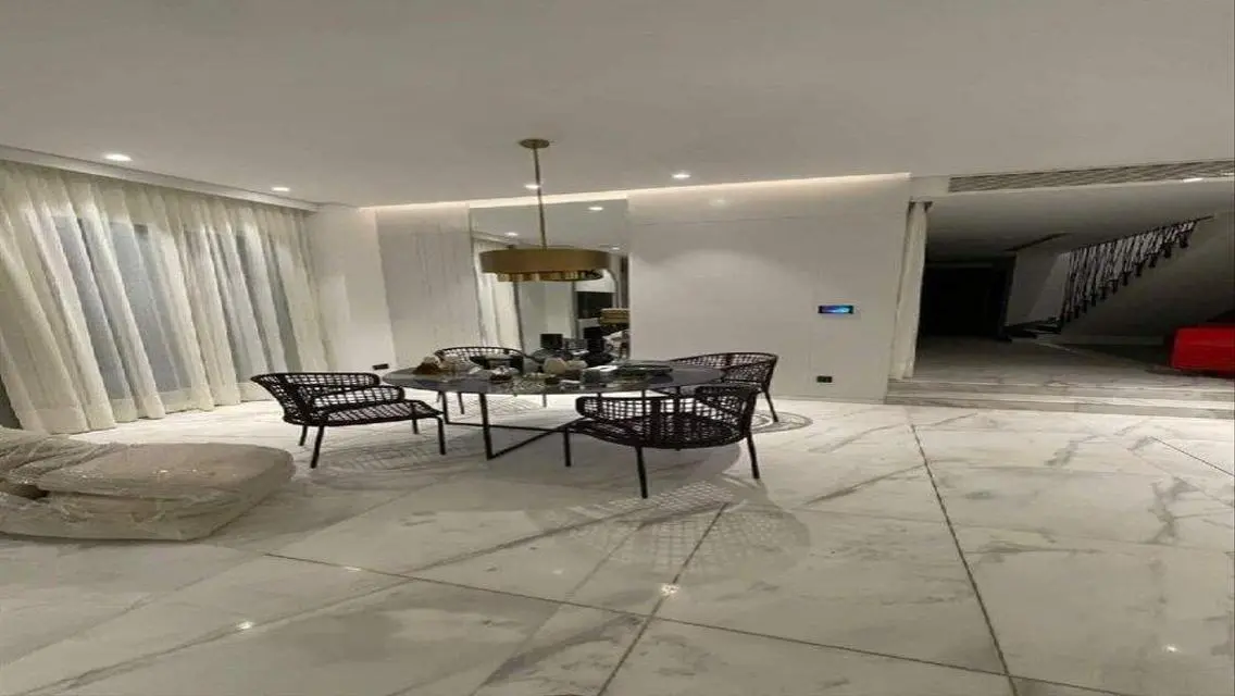 Luxurious Apartment for Sale with Ample Space
