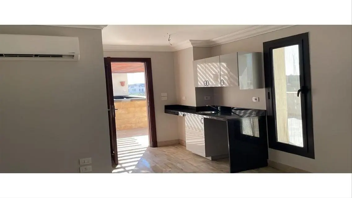 Luxurious Apartment with Maid's Room in a Quiet Area