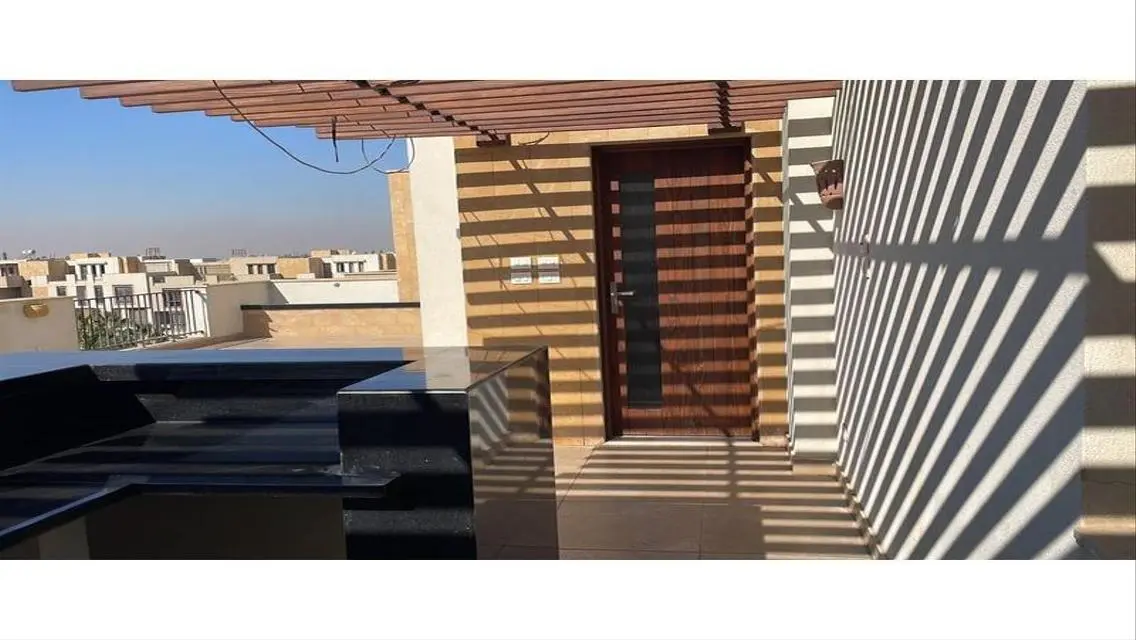 Luxurious Apartment with Maid's Room in a Quiet Area