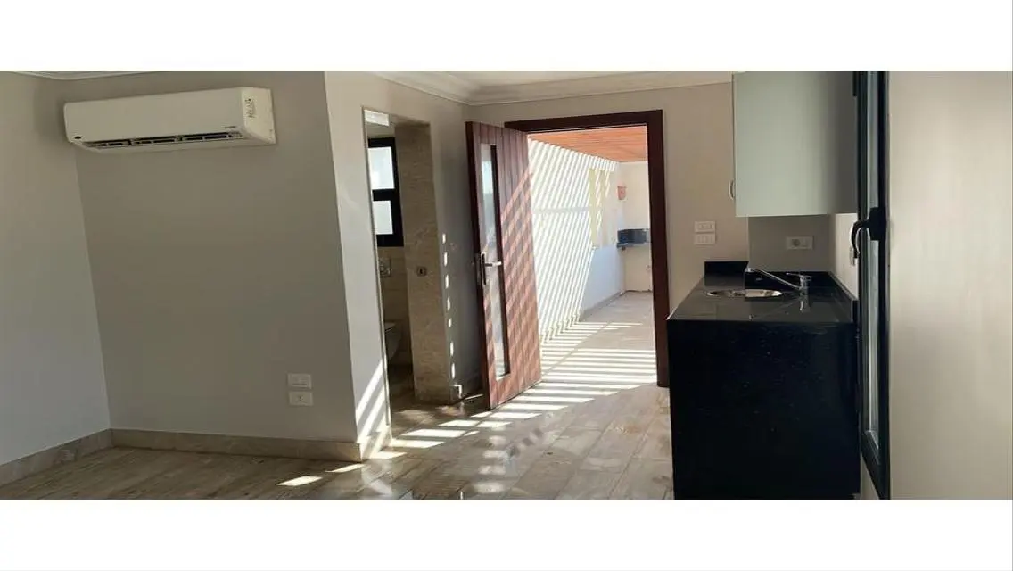 Luxurious Apartment with Maid's Room in a Quiet Area