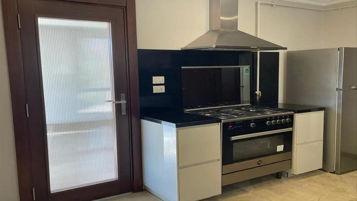 Luxurious Apartment with Maid's Room in a Quiet Area