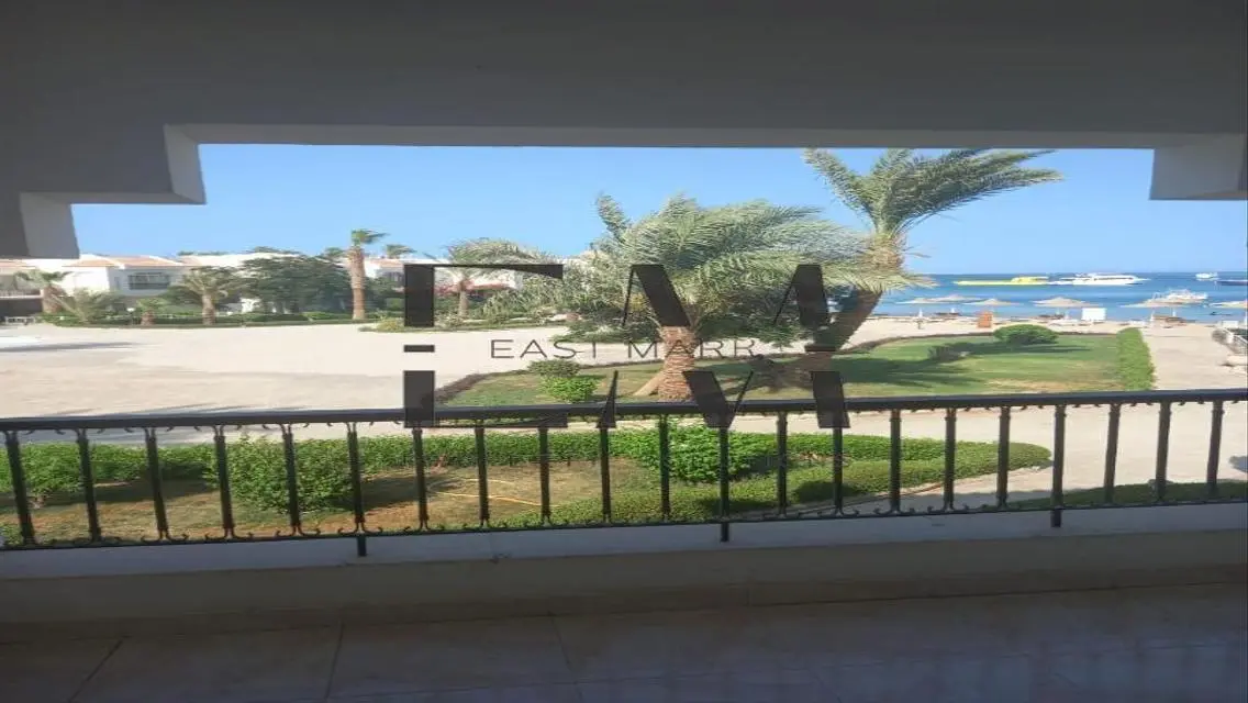 شقة فاخرة 4 غرف نوم مع شرفة
