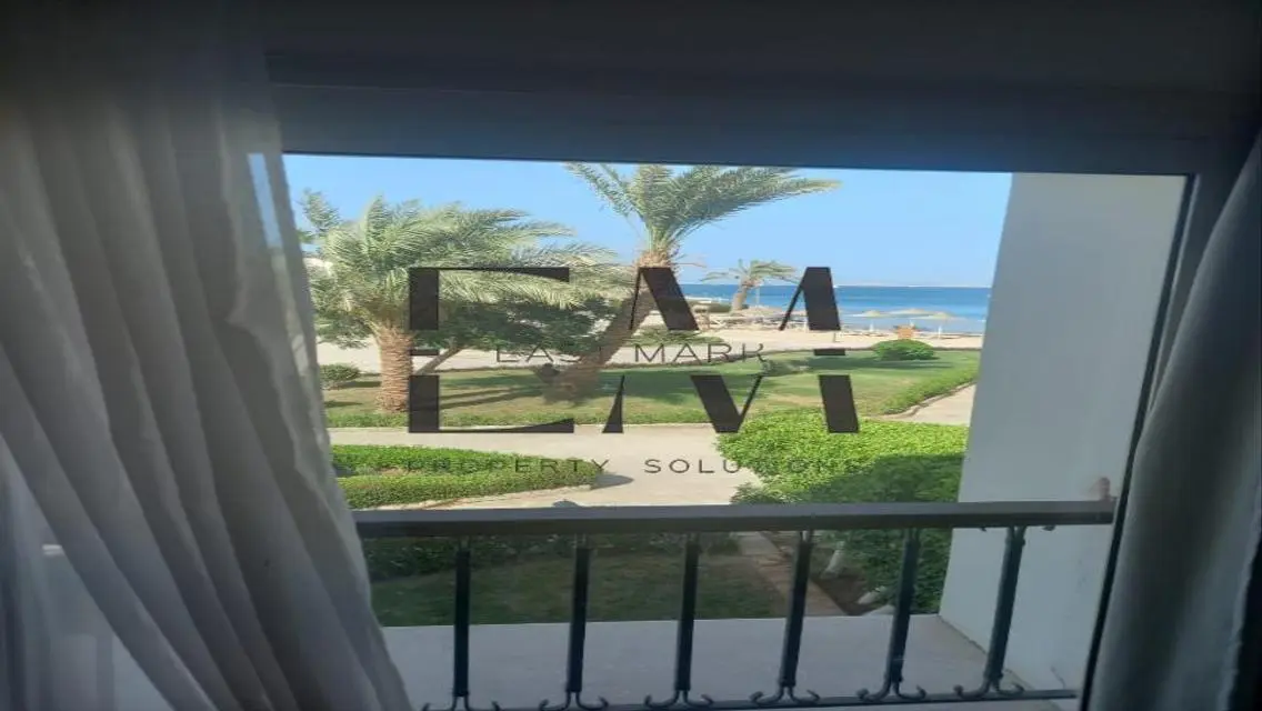 شقة فاخرة 4 غرف نوم مع شرفة