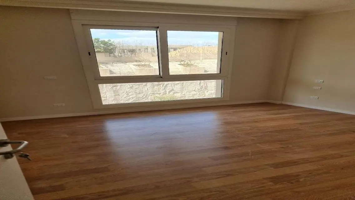 Luxury Apartment in Pyramids Hills