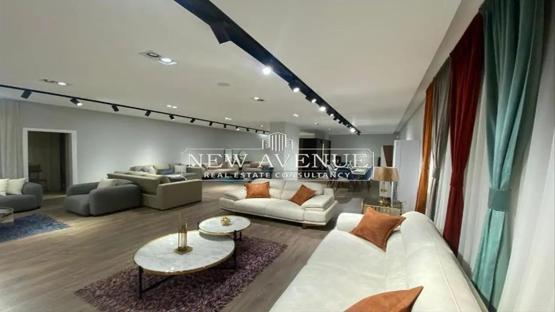 Luxurious Apartment with Spacious Area and Covered Parking