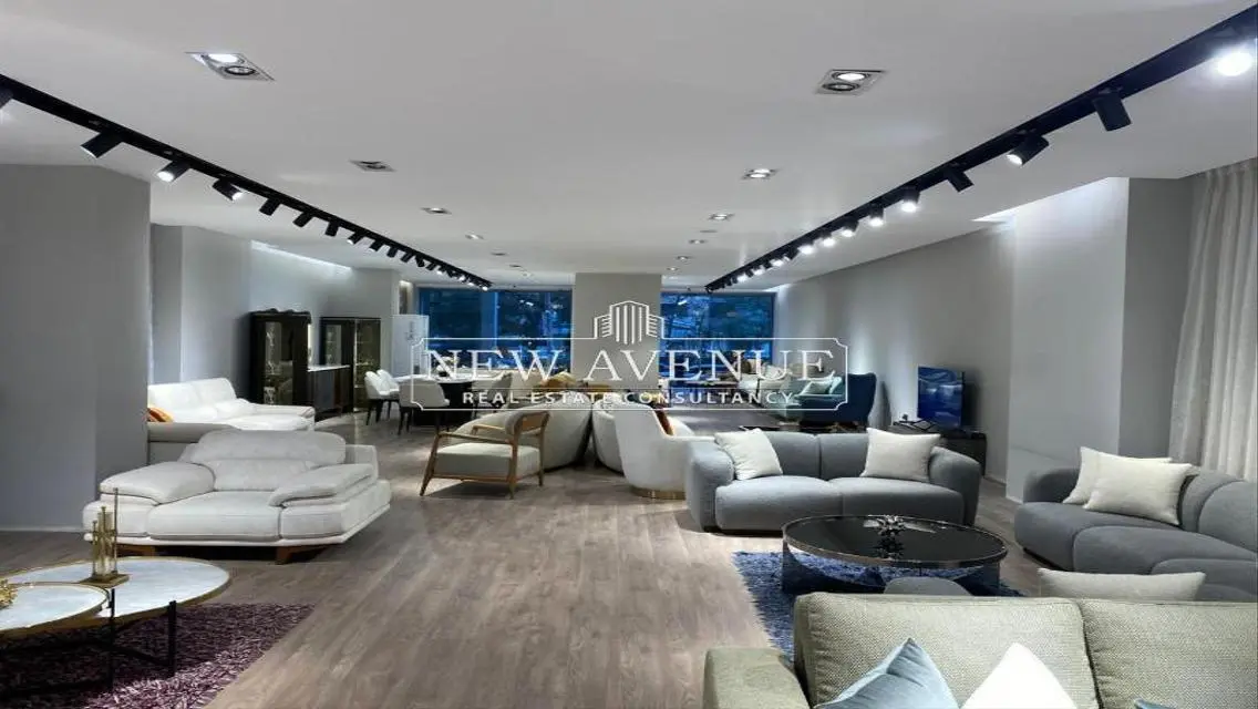 Luxurious Apartment with Spacious Area and Covered Parking
