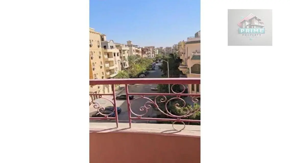 Luxury Apartment with 6 Bedrooms and 3 Bathrooms
