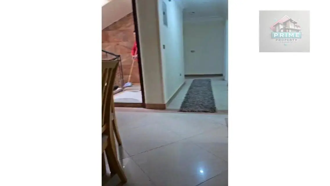 Luxury Apartment with 6 Bedrooms and 3 Bathrooms