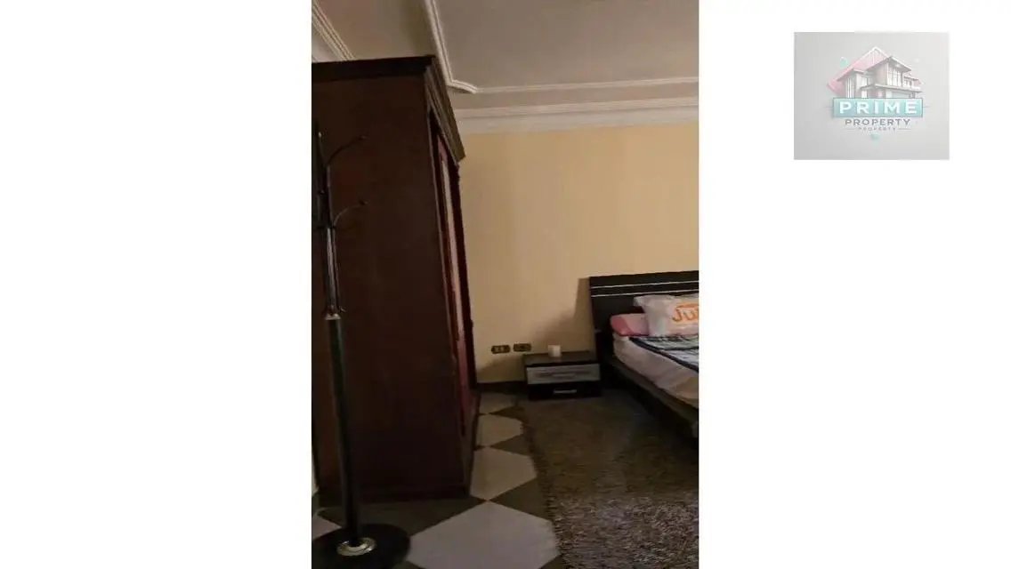 Luxury Apartment with 6 Bedrooms and 3 Bathrooms