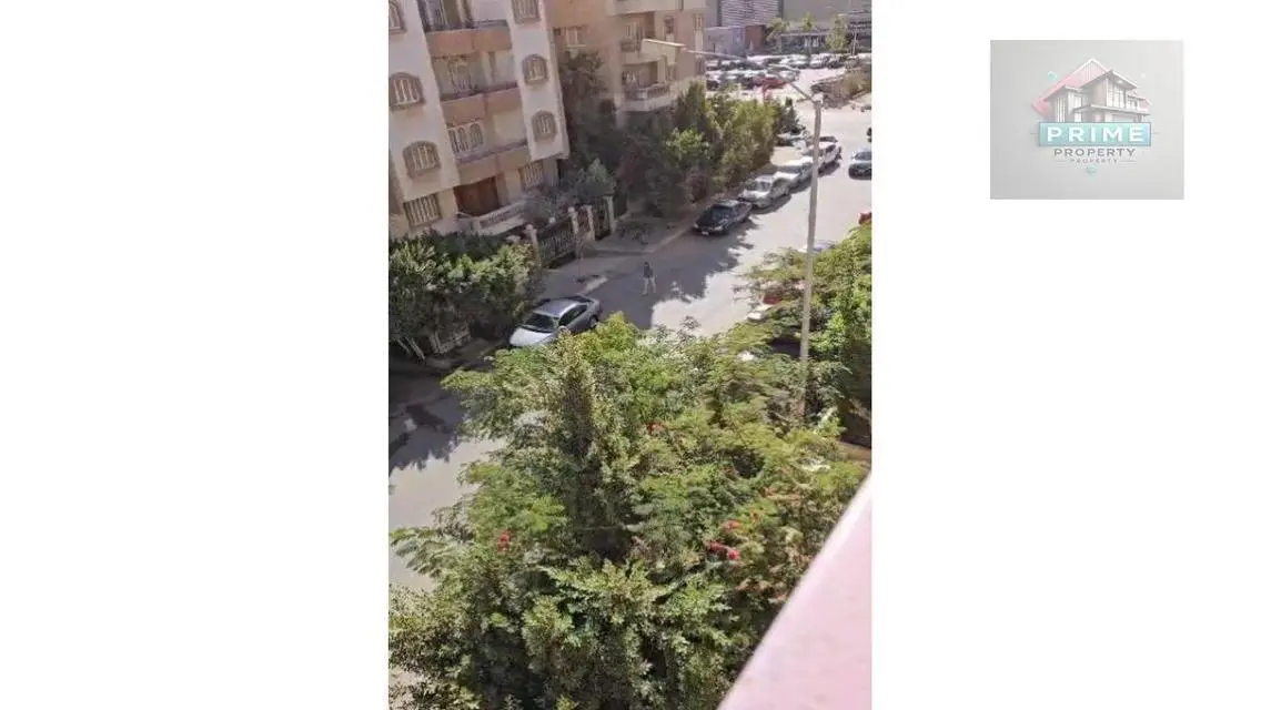 Luxury Apartment with 6 Bedrooms and 3 Bathrooms