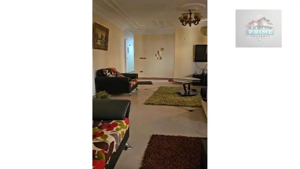 Luxury Apartment with 6 Bedrooms and 3 Bathrooms