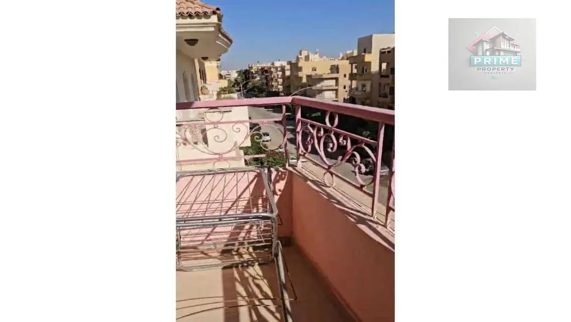 Luxury Apartment with 6 Bedrooms and 3 Bathrooms