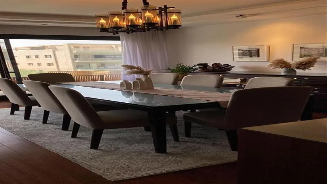 Luxury Villa for Sale with Shared Pool in the Heart of the City