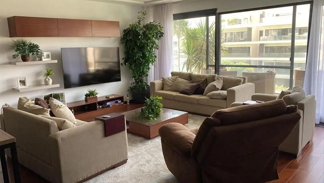 Luxury Villa for Sale with Shared Pool in the Heart of the City