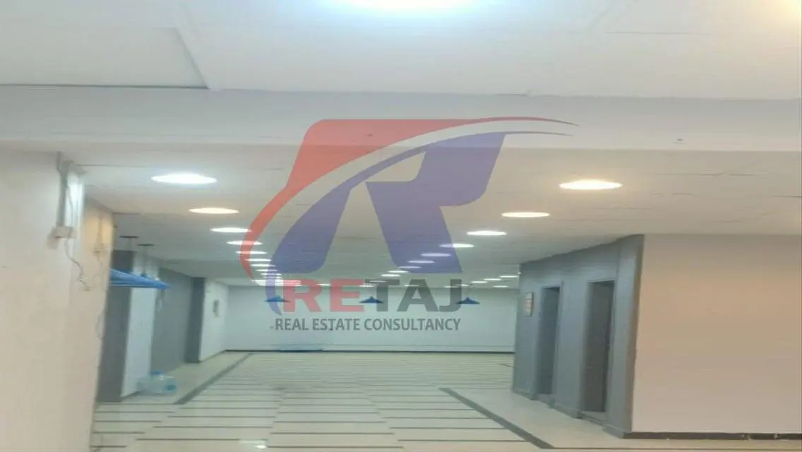 شقة فاخرة للإيجار بمساحة واسعة
