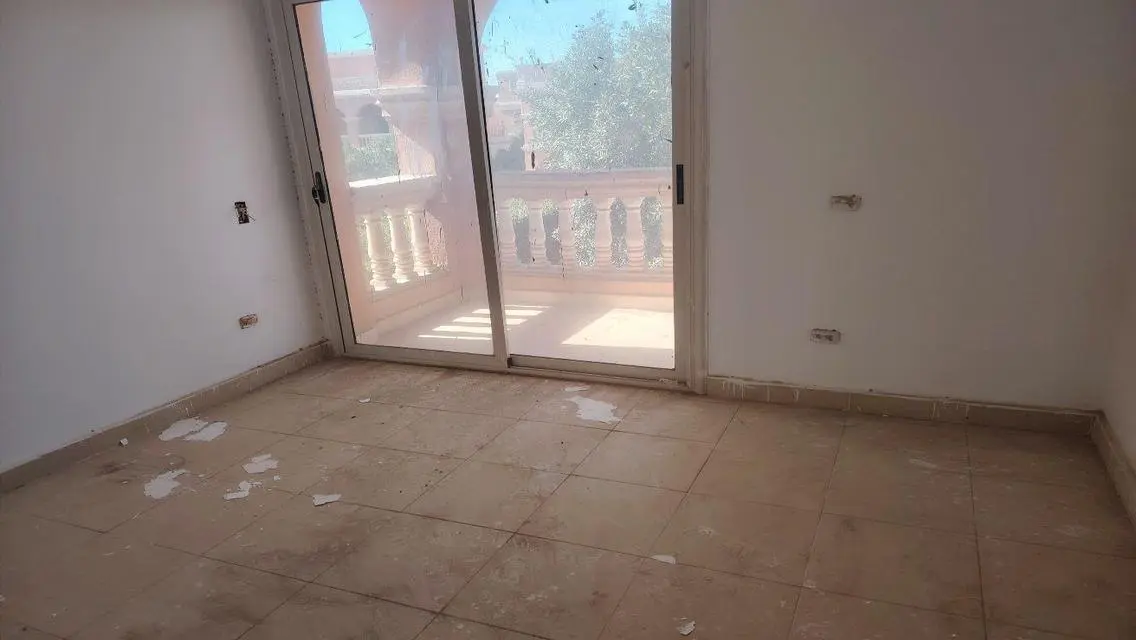 Luxury Apartment with Private Garden and Covered Parking