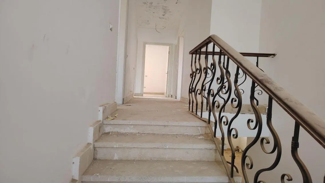 Luxury Apartment with Private Garden and Covered Parking