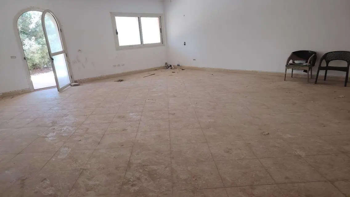 Luxury Apartment with Private Garden and Covered Parking