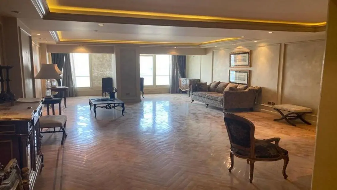 Luxury Apartment Overlooking Lakes and Main Attractions