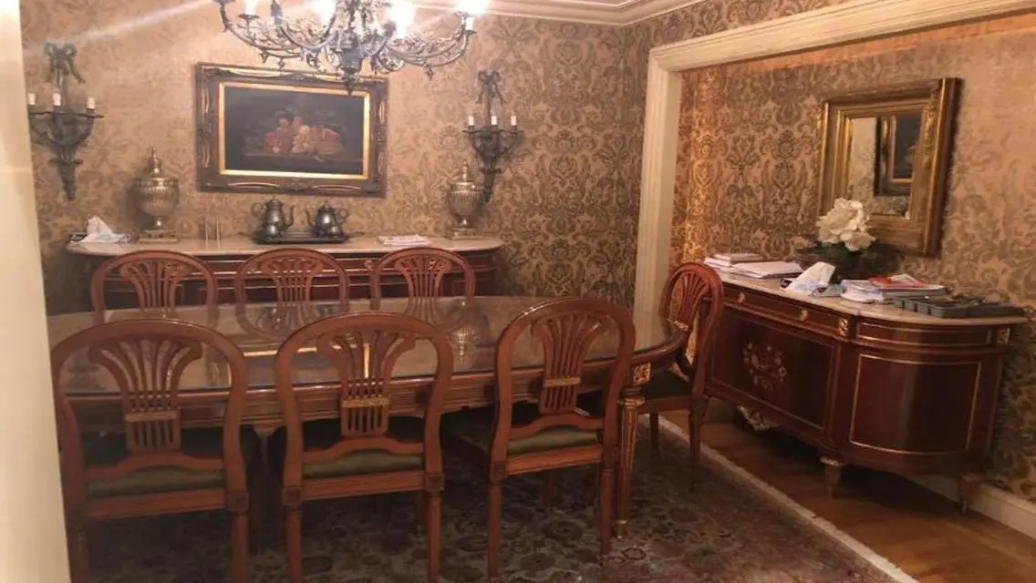 Luxury Apartment Overlooking Lakes and Main Attractions