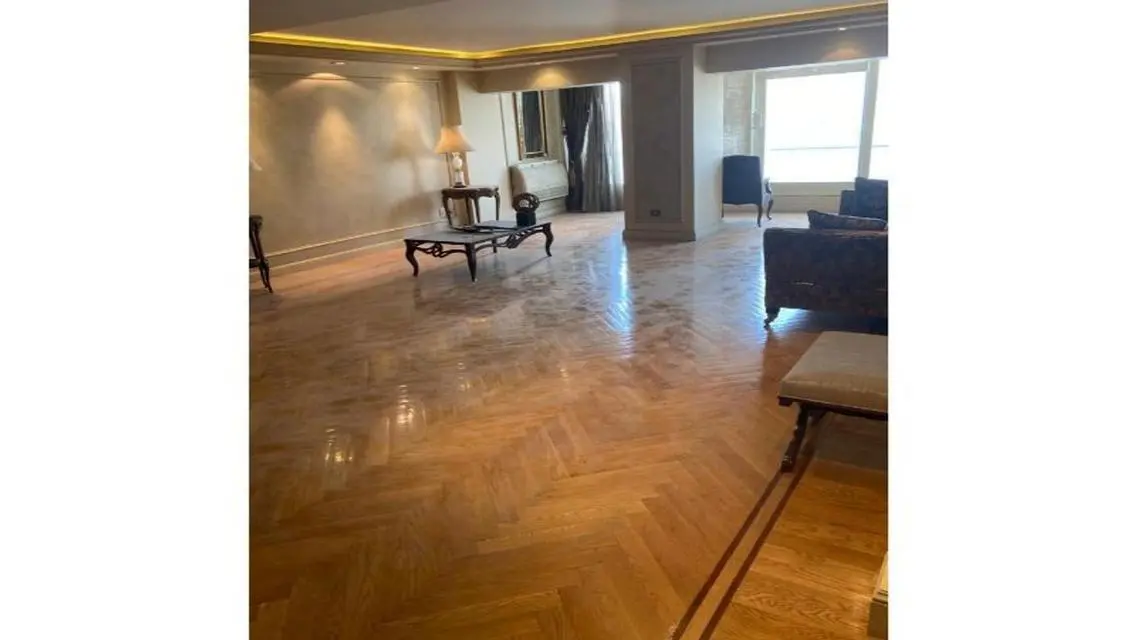 Luxury Apartment Overlooking Lakes and Main Attractions