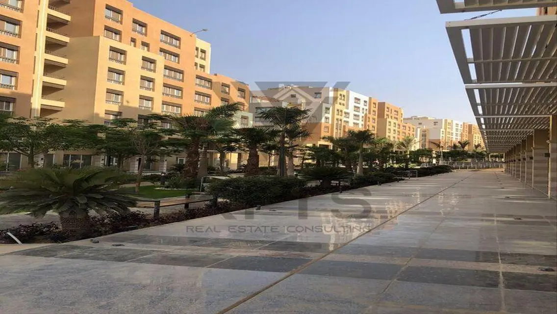 شقة متميزة 330 متر للبيع