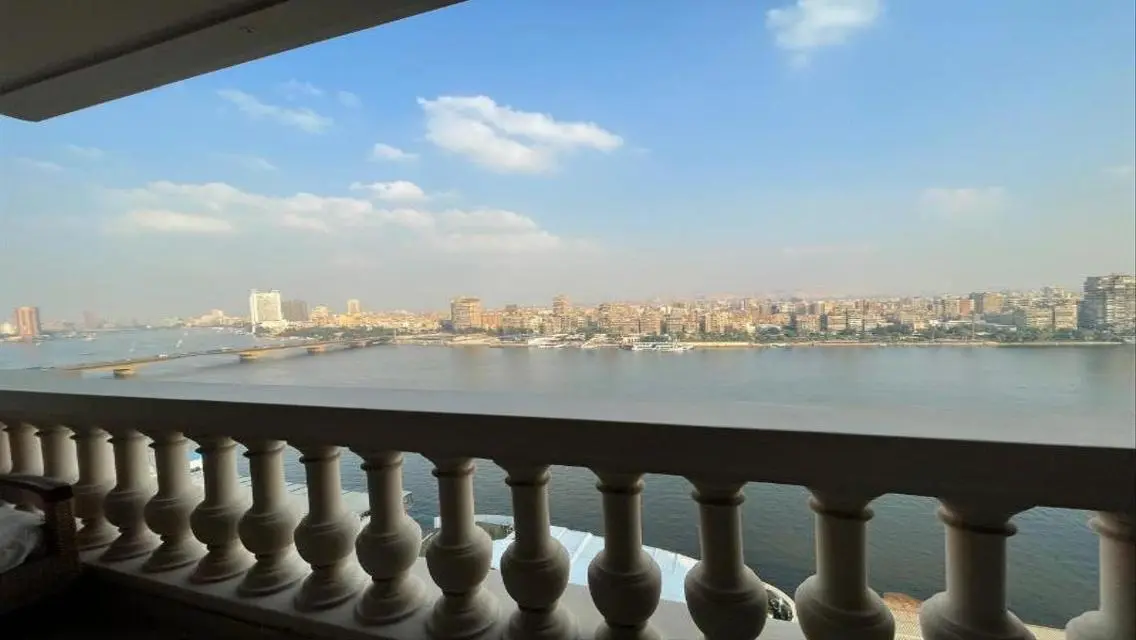 فيلا فاخرة للبيع بمساحة كبيرة