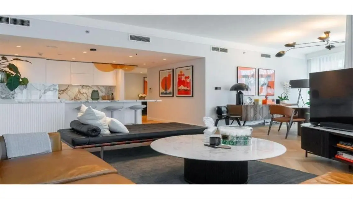 Luxurious Villa with Private Garden and Pool