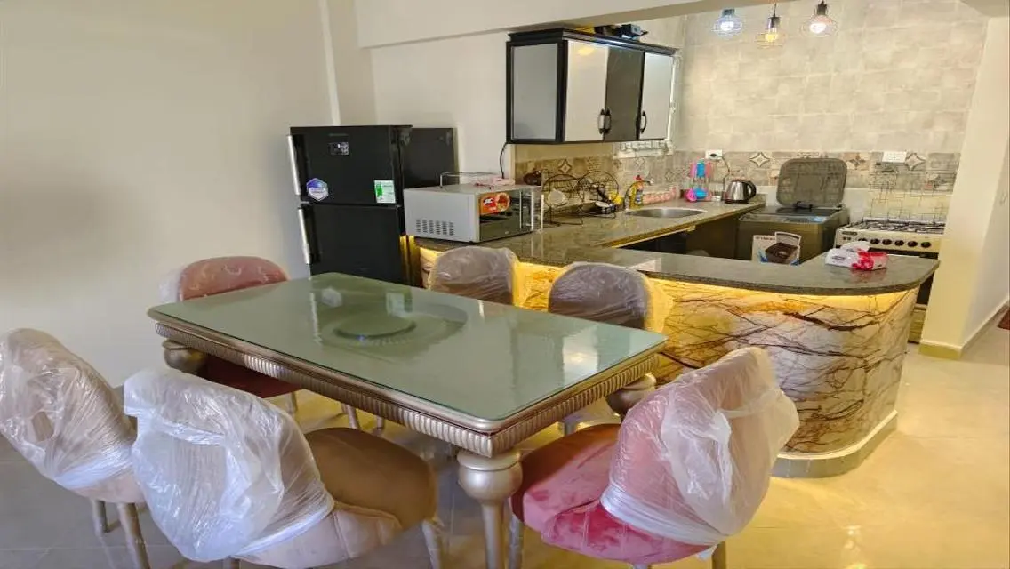 شقة فاخرة للبيع تواجه البحيرة