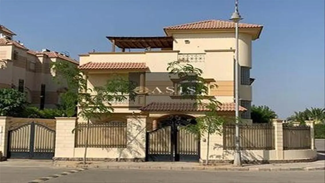 فيلا للبيع ف رويال سيتي الشيخ زايد متشطبه بالكامل